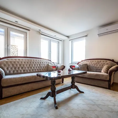 Apartment Bright 2bdr In The Main Pedestrian Zone