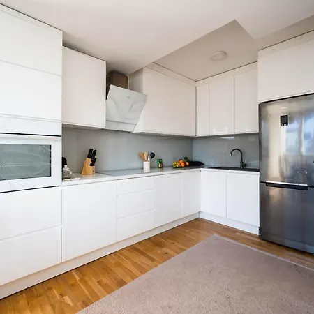 Apartment Bright 2bdr In The Main Pedestrian Zone