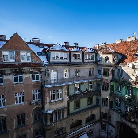 Bright 2bdr In The Main Pedestrian Zone Apartment *