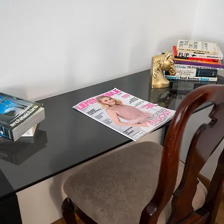 Bright 2bdr In The Main Pedestrian Zone Apartment *